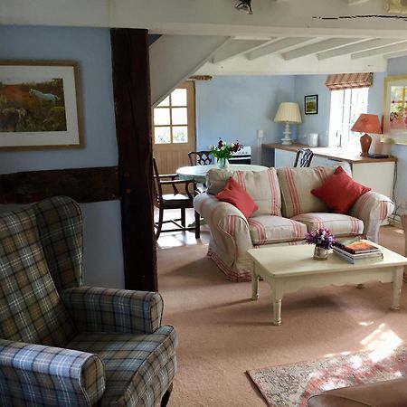 Mulsford Cottage Malpas  ภายนอก รูปภาพ