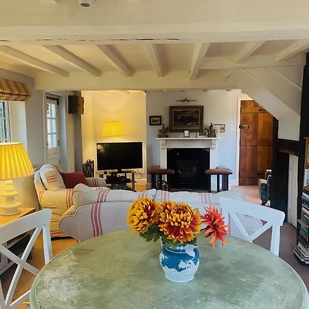 Mulsford Cottage Malpas  ภายนอก รูปภาพ