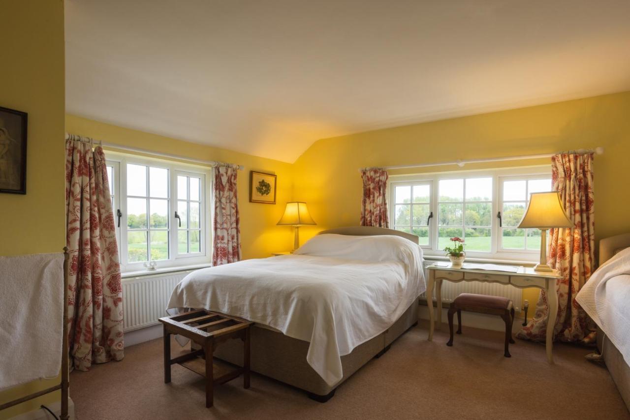 Mulsford Cottage Malpas  ภายนอก รูปภาพ