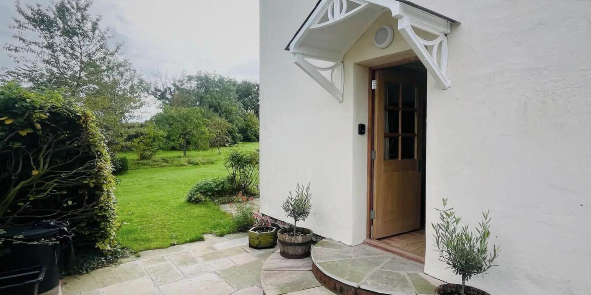 Mulsford Cottage Malpas  ภายนอก รูปภาพ